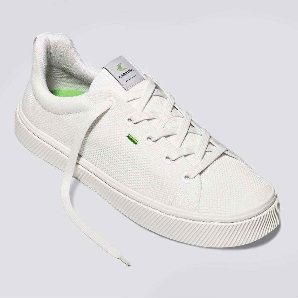 Cariuma IBI Low Off-White Canvas Sneaker